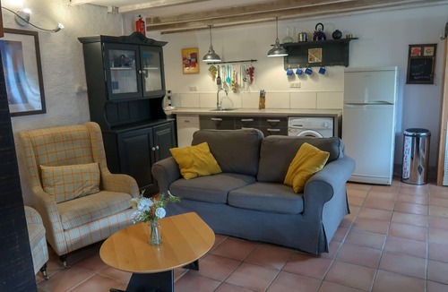 Sauveterre-la-Lemance Other | Quietly situated, Perigord Noir. Adults only.