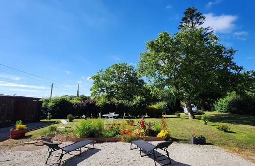 Le Hommet-d'Arthenay House | Quietly, ideally located in the center of Cotentin