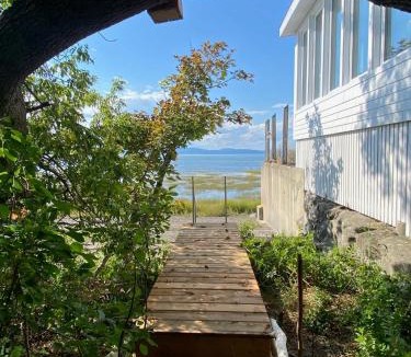 Saint-Alexandre-de-Kamouraska House | Quietude by the River - La dependance sur les battures
