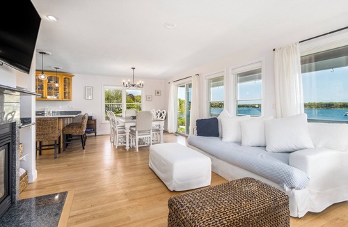 Teaticket House | Quintessential Cape Cod home on Great Pond RPLO026