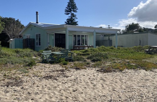 Pataua House | Quintessential kiwi beach holiday