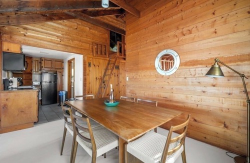 Quaise Cottage | Quintessential Nantucket Beachfront Cottage