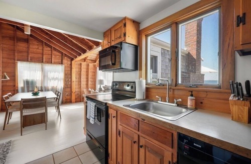 Quaise Cottage | Quintessential Nantucket Beachfront Cottage