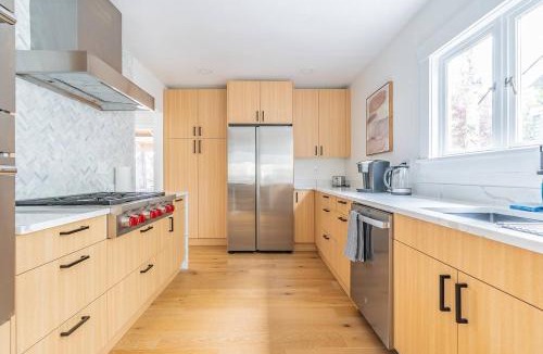East Queen Anne House | Quintessential Queen Anne charmer w 7Beds4Baths