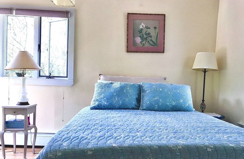 Suffolk County Apartment | Quirky Beach Studio!