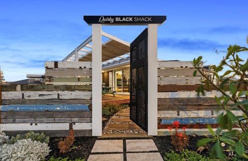 Burnett Heads House | Quirky Black Shack