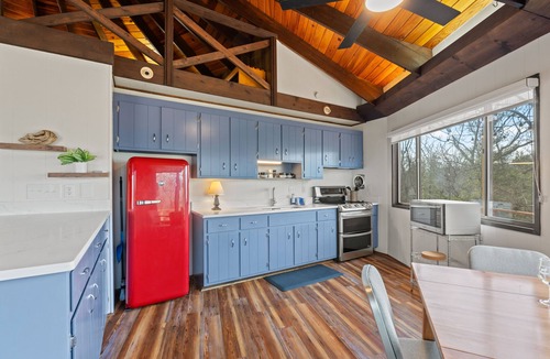 Basye House | Quirky & Peaceful Yurt Treehouse w/360 views/Hike/Golf/Lake Laura
