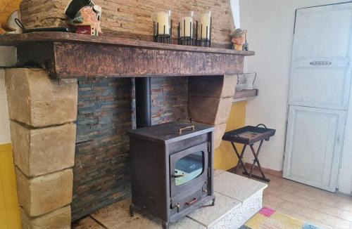 Montauriol House | Quirky rustic cottage perfect for a getaway for 2