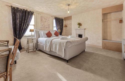 Kemptown Apartment | Quirky & Wonky Inn - 4 BD