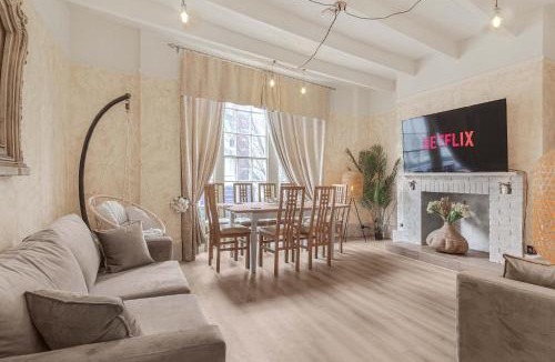 Kemptown Apartment | Quirky & Wonky Inn - 4 BD