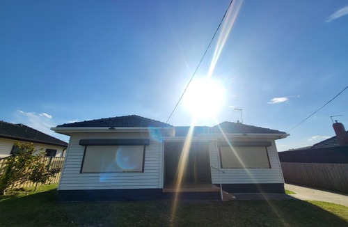 Noble Park House | Quite and Friendly House