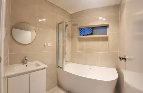 Noble Park House | Quite and Friendly House