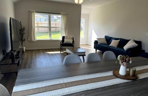 Del Valle House | Quite big home near Tesla & COTA