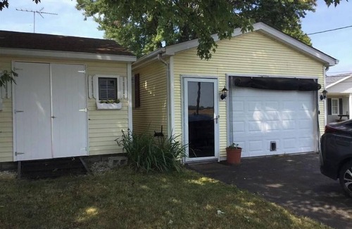 Town of Somerset House | Quite Enjoyable Lake Ontario with million dollar sunset/No pets