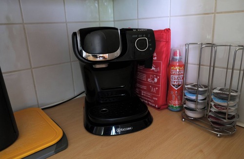 Acton Apartment | Quite Garden Flat with parking