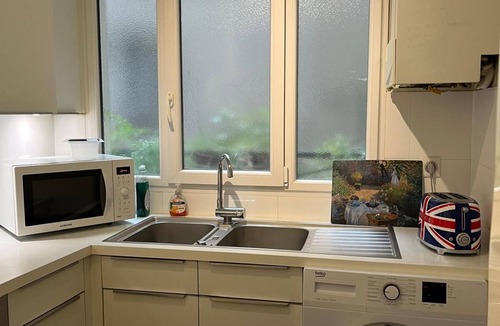 Epinettes Apartment | Quite, Lovely Apartment in Paris