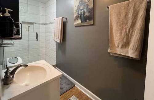 Northbrook Apartment | Quite peaceful escape in Northbrook