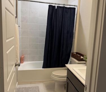 Red Oak House | Quite Red Oak Getaway, Pet Friendly, Gameroom
