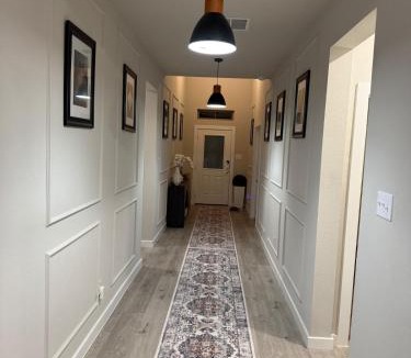 Red Oak House | Quite Red Oak Getaway, Pet Friendly, Gameroom