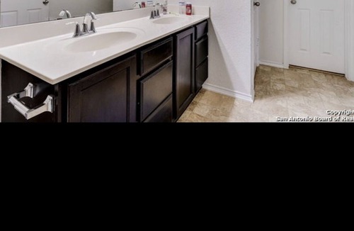Southside House | Quite suburban home
