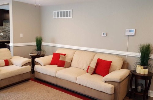 University Park House | QUITE TWNHSE 30 MINS TO CHI PRIVATE PARKING 3Bedrms 1 Full bath