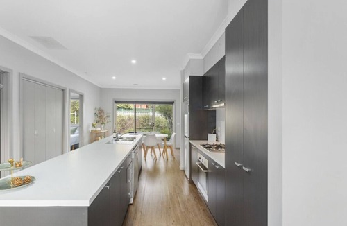 Brown Hill Apartment | Quite unit for families and workers close to CBD