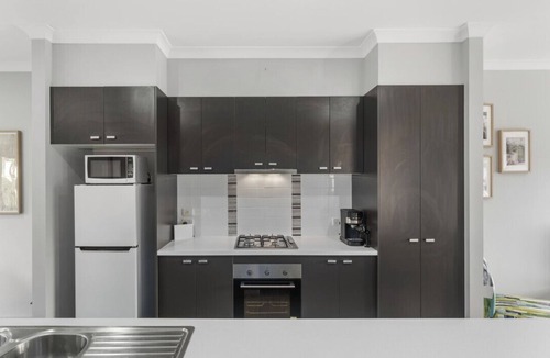 Brown Hill Apartment | Quite unit for families and workers close to CBD