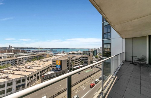 Auckland Central Business District Apartment | QV Stays Central Stunner with Harbour Views