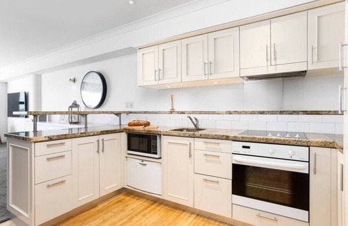 Auckland Central Business District Apartment | QV Stays Harbourfront Escape