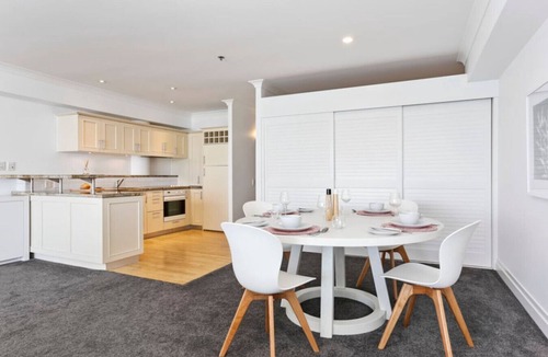 Auckland Central Business District Apartment | QV Stays Harbourfront Escape