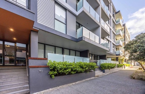 Auckland Central Business District Apartment | QV Stays Modern Waterfront Stunner
