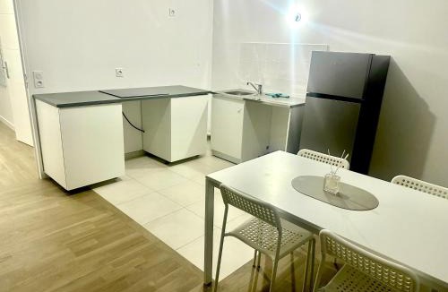 Chessy House | Réf A Chambre à 6 min de Disneyland Paris dans un grand appartement partagé