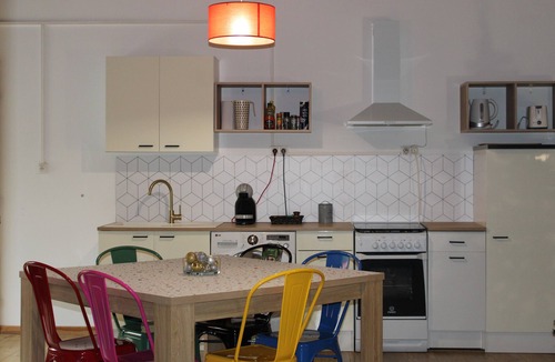 Lezignan-Corbieres Apartment | 🖤 Rési'Danse 🖤 Piscine Clim Wifi Centre ville 5 people