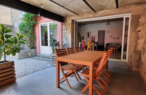 Lezignan-Corbieres Apartment | 🖤 Rési'Danse 🖤 Piscine Clim Wifi Centre ville 5 people