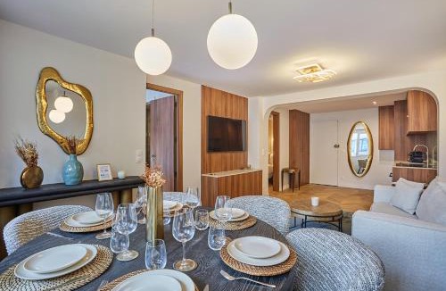 Saint-Vincent-de-Paul Apartment | Résidence Centre de Paris by Studioprestige