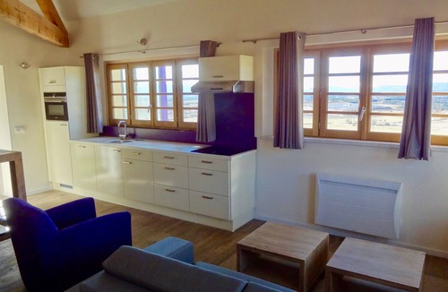 Ferrassieres Apartment | Résidence Château Ferrassières