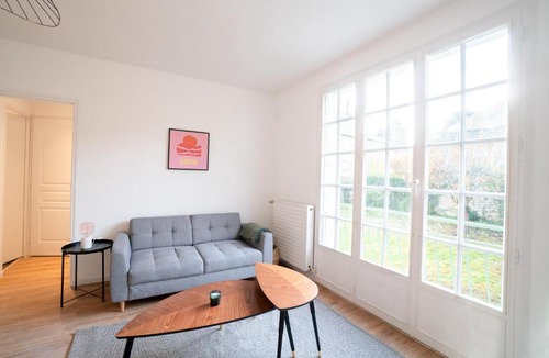 Laval Apartment | Résidence de la gare 1