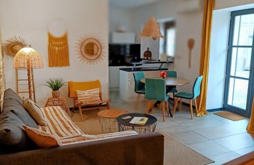 Saint-Laurent-des-Arbres House | Résidence du Platane