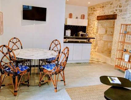 Saint-Laurent-des-Arbres House | Résidence du Platane