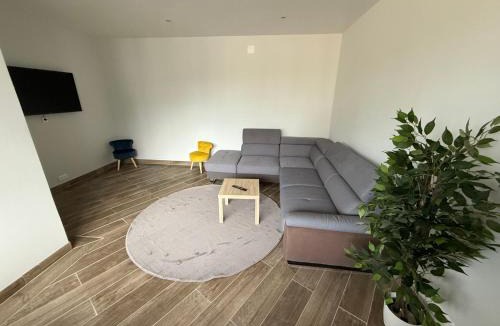 Saint-Parize-le-Chatel House | Résidence du commerce 4 étoiles