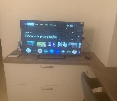 Ferney-Voltaire Apartment | Résidence inside