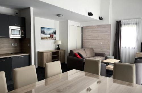 Eaux-Bonnes Apartment | Résidence Le Portillo - Piscine - 3 Pièces pour 10 Personnes MAE-4833