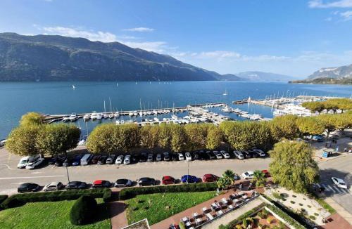 Aix-les-Bains Apartment | Résidence Les Belles Rives E - Magnifique et imprenable vue sur le Lac du Bourget ! MAE-6434