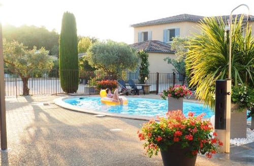 Loriol-du-Comtat House | Résidence Les Peupliers