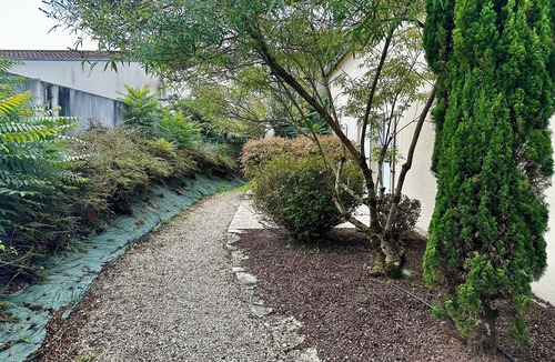 Jonzac Apartment | Résidence Les Roussets