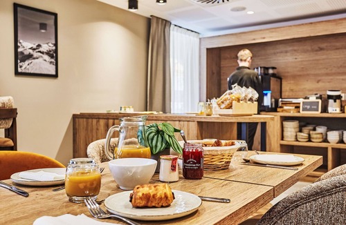 Saint-Etienne-de-Tinee Apartment | Résidence Odalys Le Mont d'Auron by Interhome