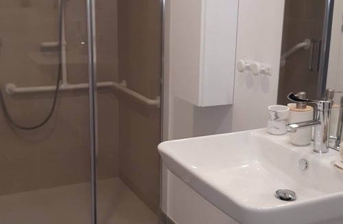 Croissy-sur-Seine Apartment | Résidence Paisible et Sécurisée