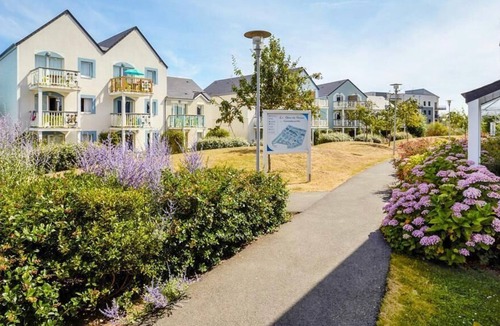 Courseulles-sur-Mer Apartment | Résidence Pierre & Vacances Le Chant des Oiseaux *** - Apartment for 5 people - 1 bedroom - Terrace or balcony