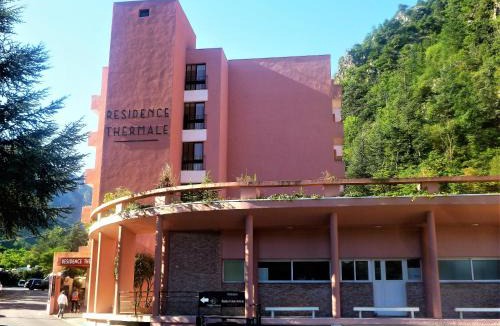 Vernet-les-Bains Apartment | Résidence thermale de Vernet-les-Bains - balcon, ascenseur, wifi, parking