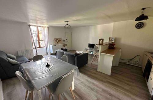 Chateauroux Apartment | Rêve Citadin Votre Cocon au Centre Ville